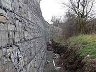 Obrázek opěrné zdi s lícem z přírodního kamene
