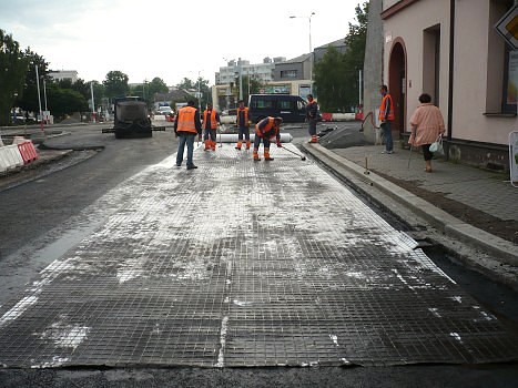 Gemříž Tensar AR zvyšuje únostnost asfaltového krytu a prodlouží životnost