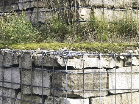 Gabionový panel SPEEDY A slouží k výstavbě opěrných zdí, protihlukových stěn a zpevnění svahů