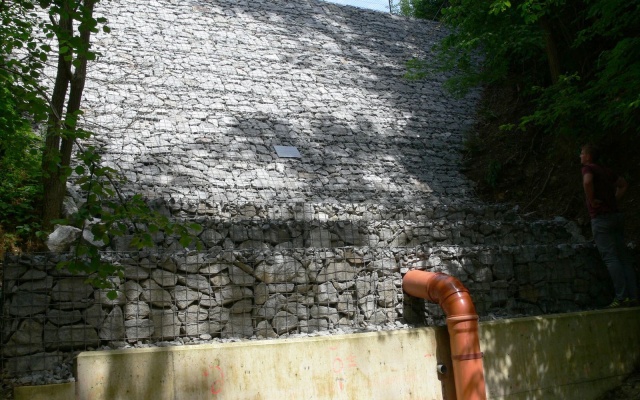 Sanace sesuvu svahu v Lukách pod Medníkem