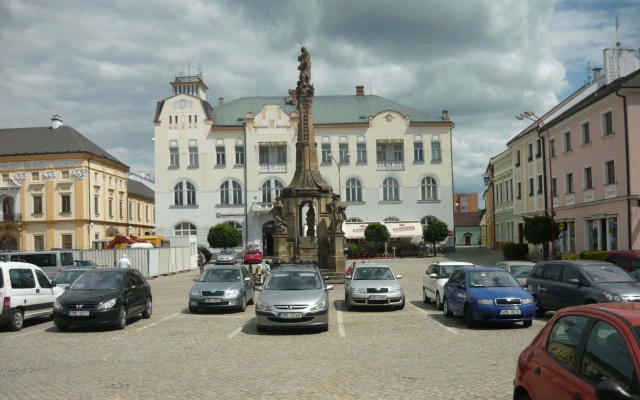 Zpevnění podkladní vrstvy parkoviště na náměstí Přemysla Otakara v Litovli