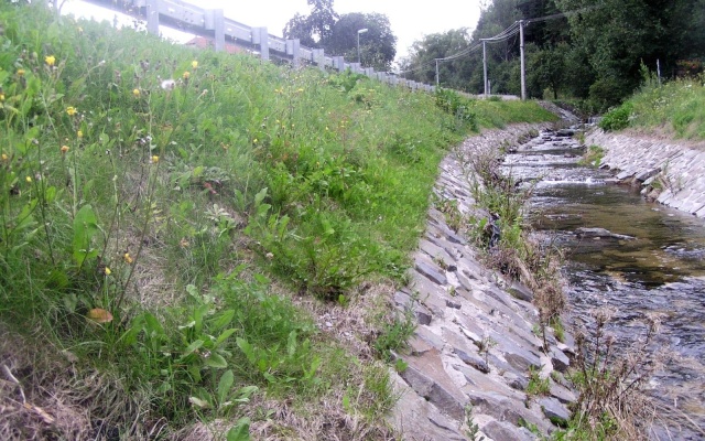 Rekonstrukce koryta potoka ve Sloupu