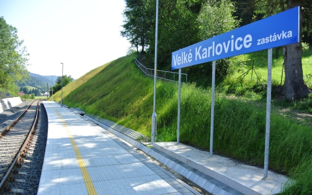 Protierozní ochrana svahu u železniční stanice Velké Karlovice