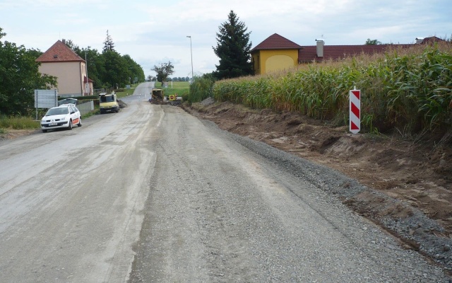 Podélné odvodnění komunikace v Dubu nad Moravou