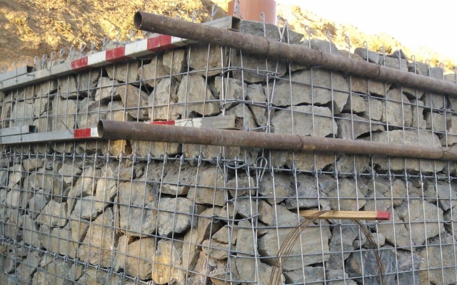 Úprava svažité parcely v Lelekovicích