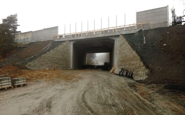 Modernizace D1, úsek 04, Ostředek - Šternov, vyztužená mostní křídla