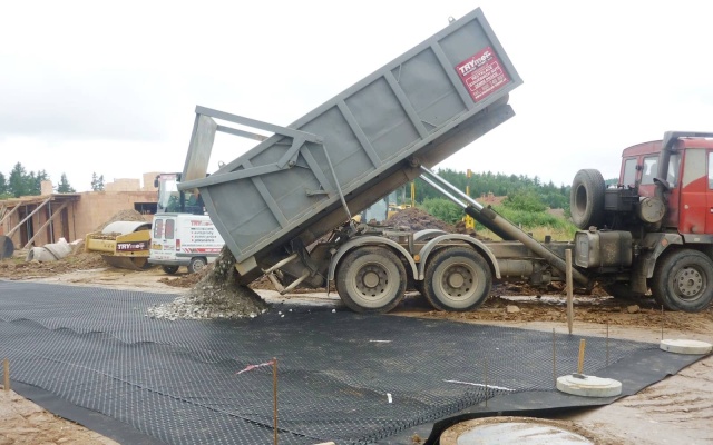 Zvýšení únosnosti podloží pod místní komunikací v Letovicích