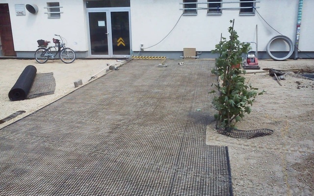 Stabilizace podloží před stanicí Záriečie v Žilině