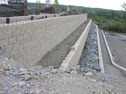 Mostní opěry dálniční estakády v Ostravě