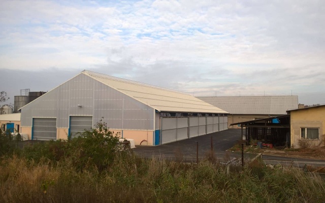 Zpevnění podloží pod komunikací v zemědělském areálu