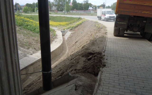 Protierozní ochrana svahů odvodňovacího příkopu v Popradu