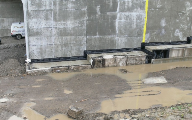 Opěrné zdi mostních objektů v Horním Žukově