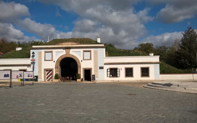 Zpevněné vyztužené svahy Písecké brány v Praze