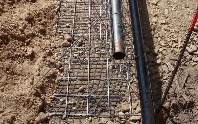 Strmé svahy z vyztužené zeminy realizované v rámci přeložky silnice II/150