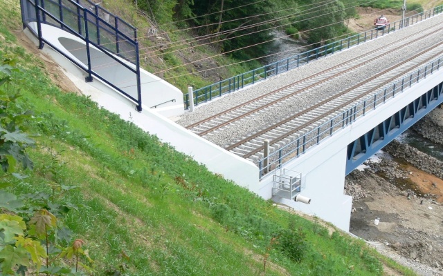 Zpevnění svahů výjezdového portálu tunelu Hněvkov II