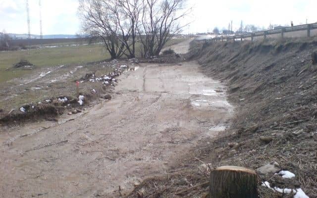 Založení nově budovaného násypu rekonstruované silnice II/405 Příseka–Brtnice