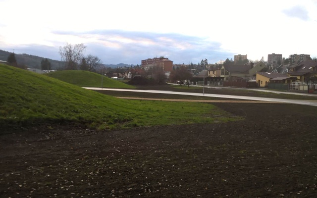 Mechanická stabilizace podloží inline dráhy a parkové cesty v Zábřehu