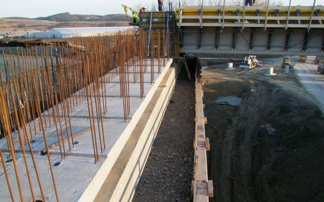 Mostní opěry z vyztužené zeminy na dálnici D1 u Levoče