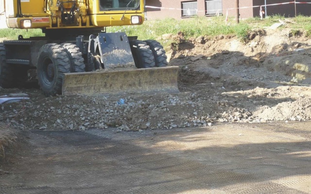 Stabilizace zemní pláně při revitalizaci ve Starém Městě