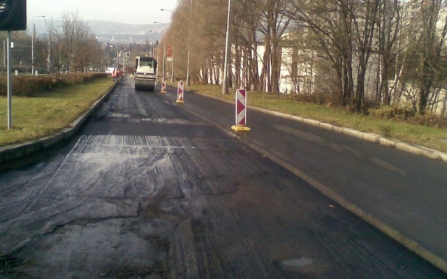 Lokální vyztužení povrchu vozovky v Praze