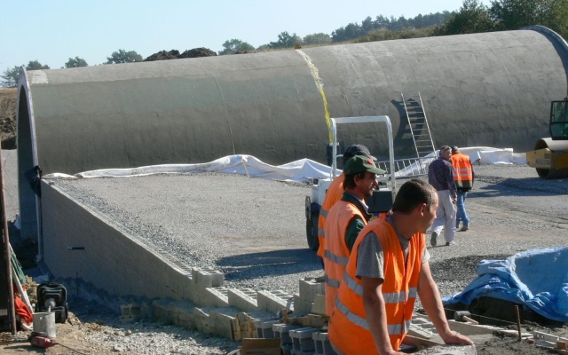 Opěrné zdi mostních objektů v Horním Žukově