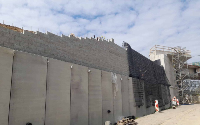 Vyztužená křídla mostu na dálnici D35, Časy - Ostrov