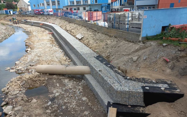 Zajištění svahu pod cyklostezkou v Jihlavě