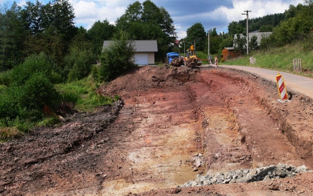 Oprava sesuvu v obci Chuchelna u Semil pomocí stavebnicového opěrného systému