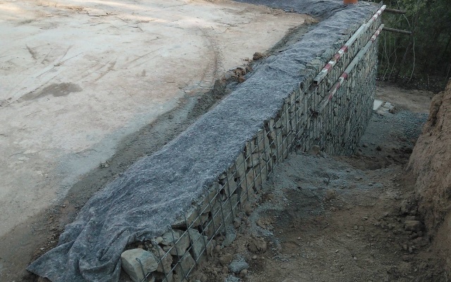 Úprava svažité parcely v Lelekovicích