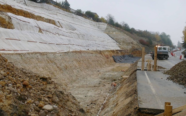 Sanace sesuvu svahu na silnici II/237 v Novém Strašecí