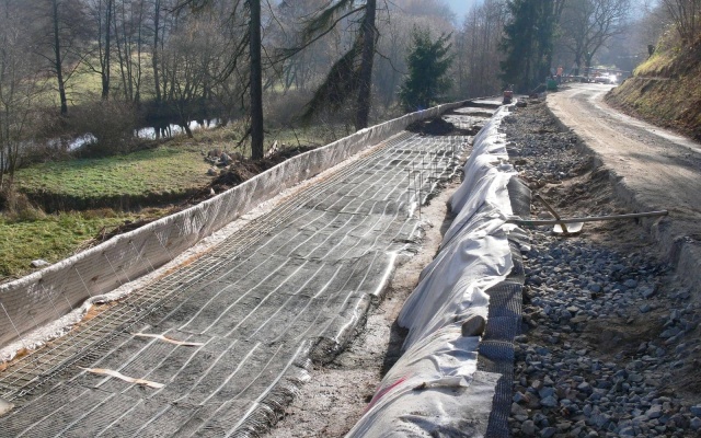 Sanace sesuvu svahu silnice II/357 ve Strachujově