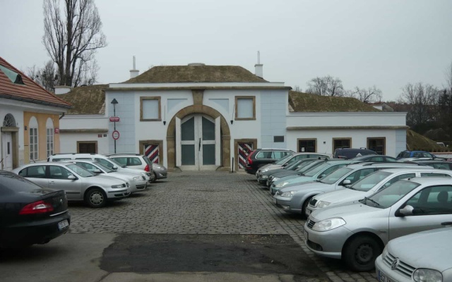 Zpevněné vyztužené svahy Písecké brány v Praze