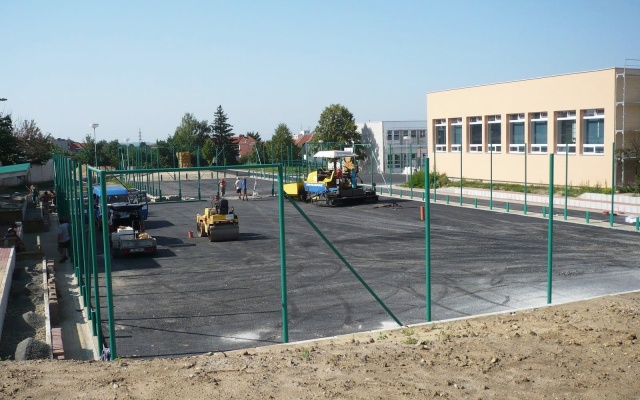Stabilizace zemní pláně volejbalového hřiště v Kyjově