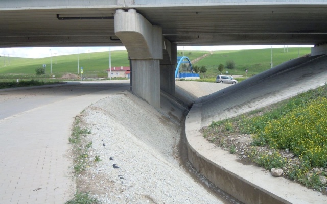 Protierozní ochrana svahů odvodňovacího příkopu v Popradu