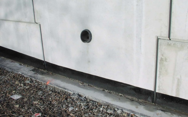 Opěrná zeď z velkoplošných panelů v Ostravě (u Zeleniny)