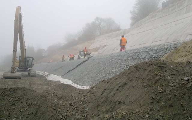 Sanace sesuvu svahu na silnici II/237 v Novém Strašecí