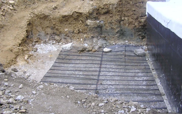 Opěrná zeď na železniční trati Třebovice - Rudoltice