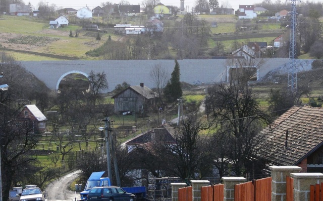 Opěrné zdi mostních objektů v Horním Žukově