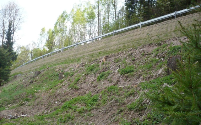 Sanace sesuvu svahu silnice II/357 ve Strachujově