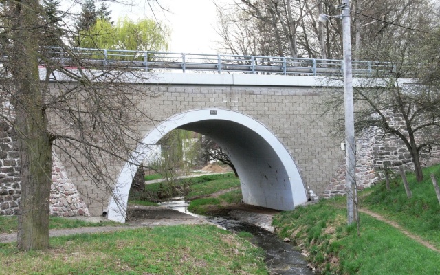 Rekonstrukce mostu v Sebranicích