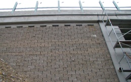 Opěrná zeď na železniční trati Třebovice - Rudoltice