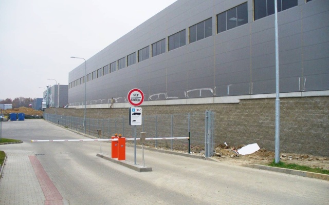 Liberec, opěrná zeď v areálu VGP parku