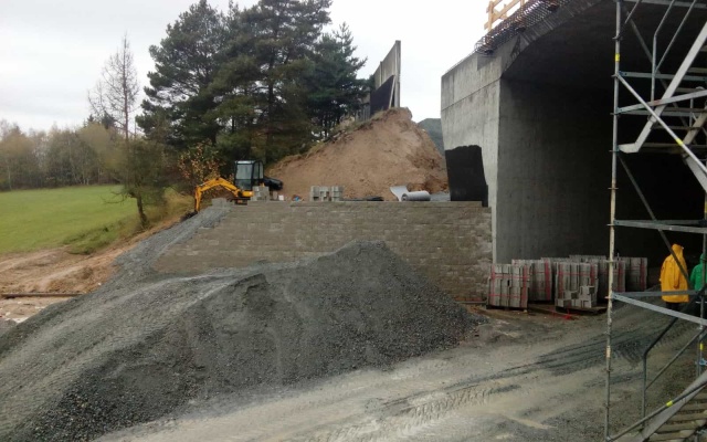 Modernizace D1, úsek 04, Ostředek - Šternov, vyztužená mostní křídla