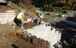 Portál drenážní štoly u vodní nádrže Šance