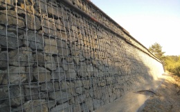 Lelekovice, nadstavba zdi