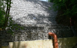 Sanace sesuvu svahu v Lukách pod Medníkem