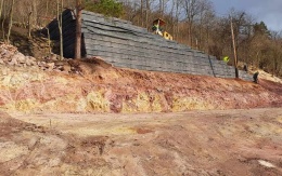 Realizace sjezdu na příkrý pozemek v Kadani