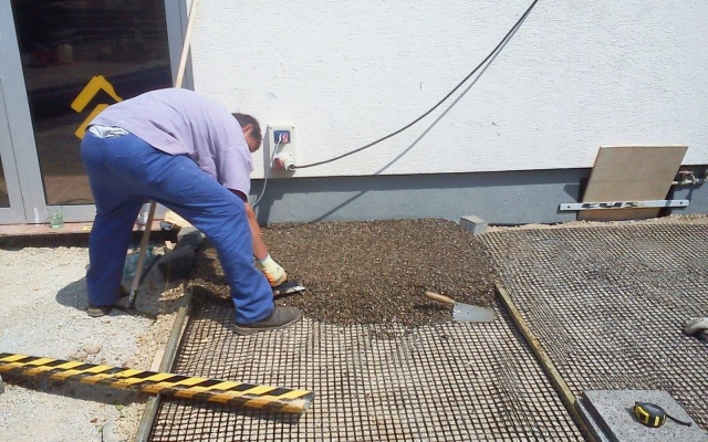 Stabilizace podloží před stanicí Záriečie v Žilině