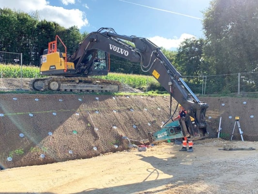 Zajištění stability svahů pomocí mechanických zemních kotev a prefabrikovaných drénů