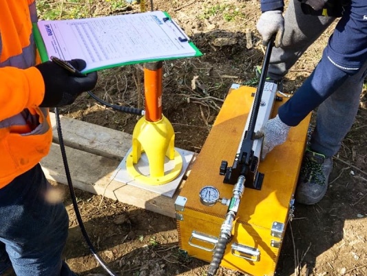 Zajištění stability svahů pomocí mechanických zemních kotev a prefabrikovaných drénů